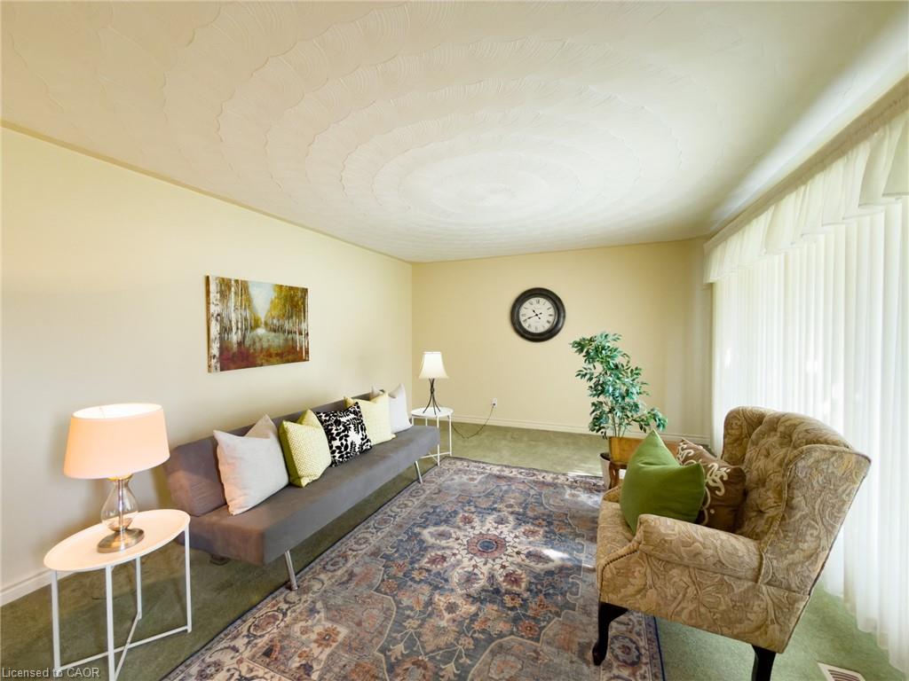 12 Glendale Crescent Property Photo 5
