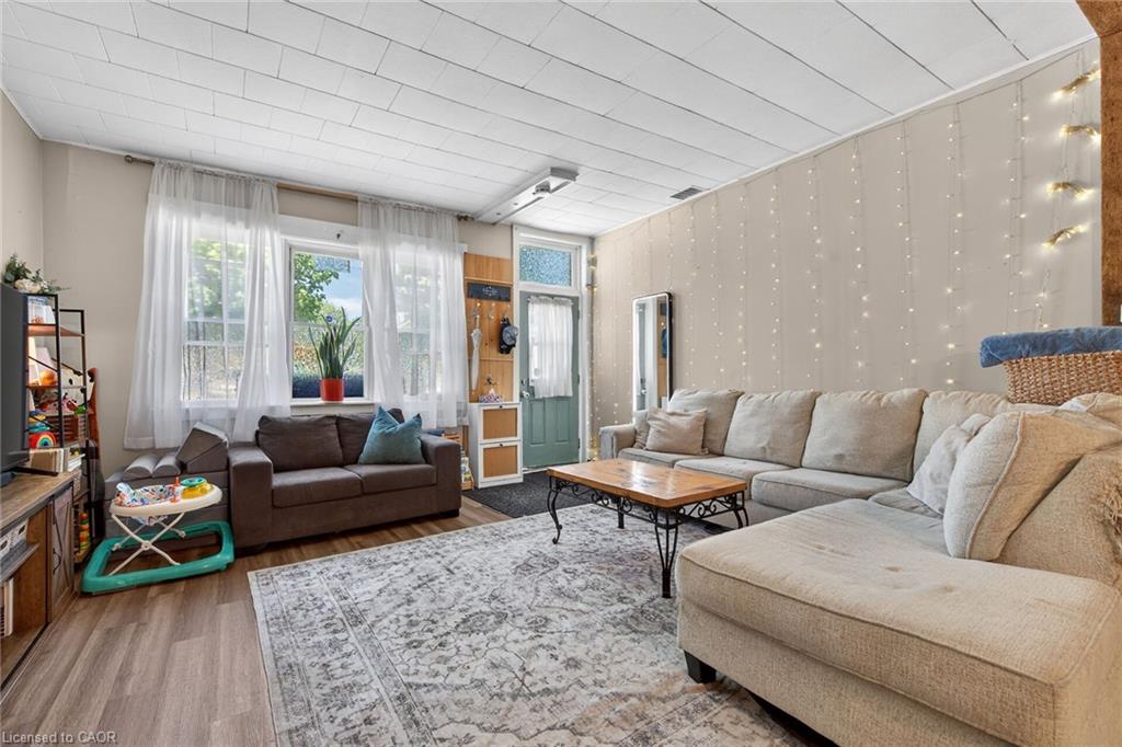 18 King Street Property Photo 7