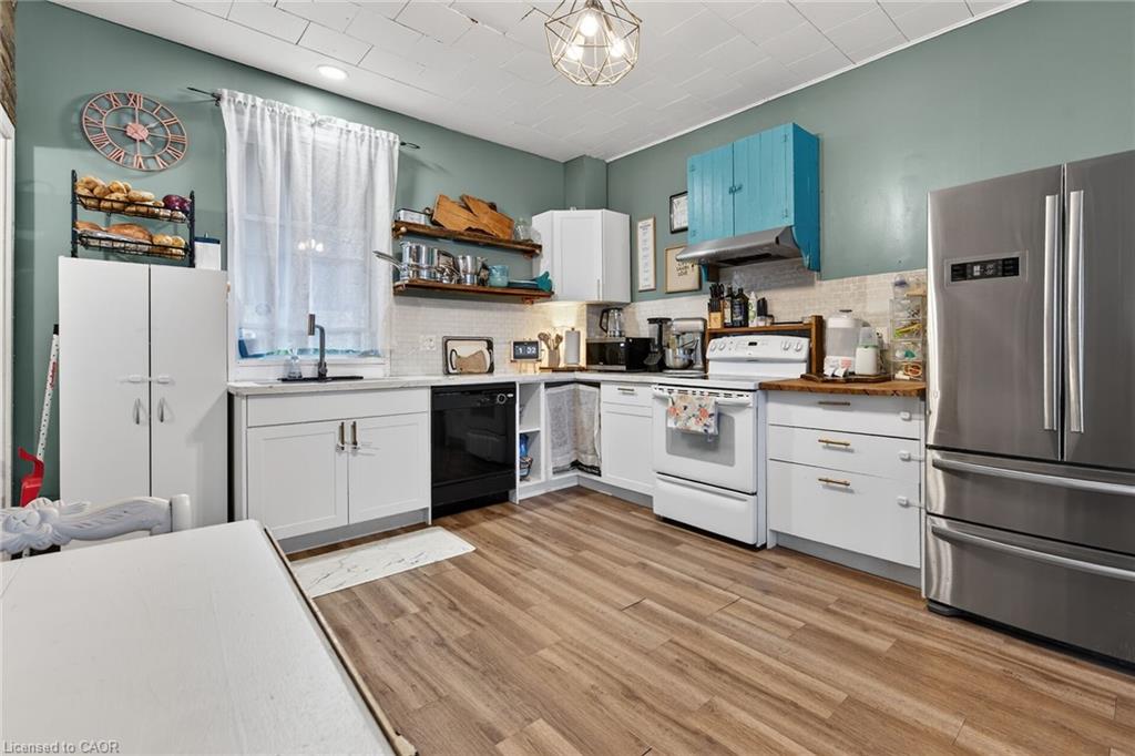 18 King Street Property Photo 11