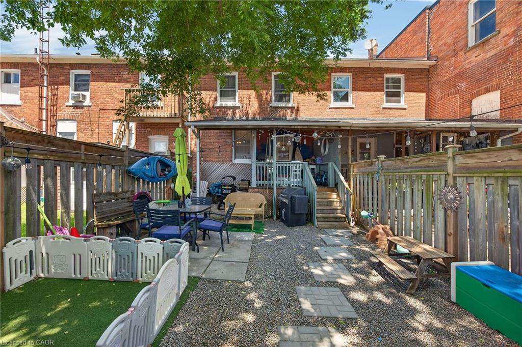 18 King Street Property Photo 23