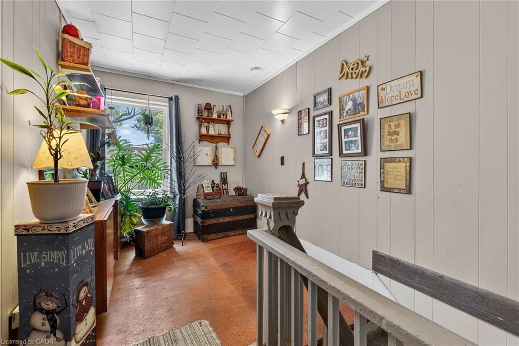 18 King Street Property Photo 37