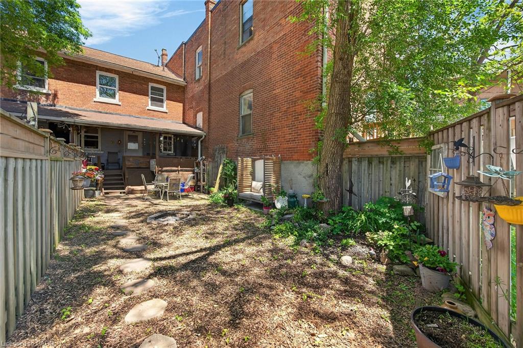 18 King Street Property Photo 42