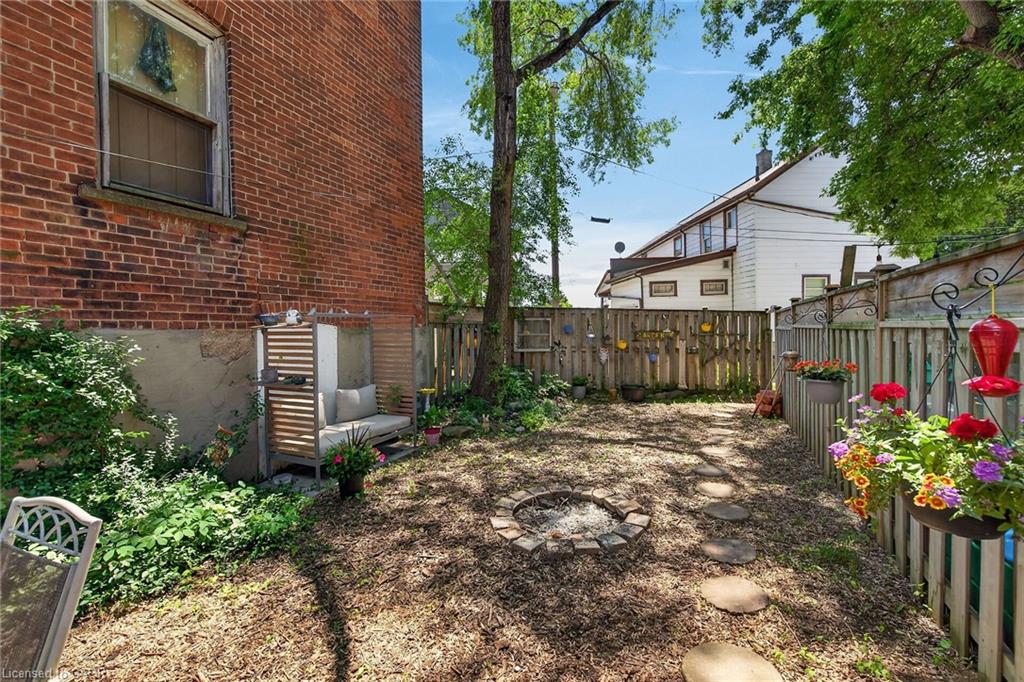18 King Street Property Photo 43