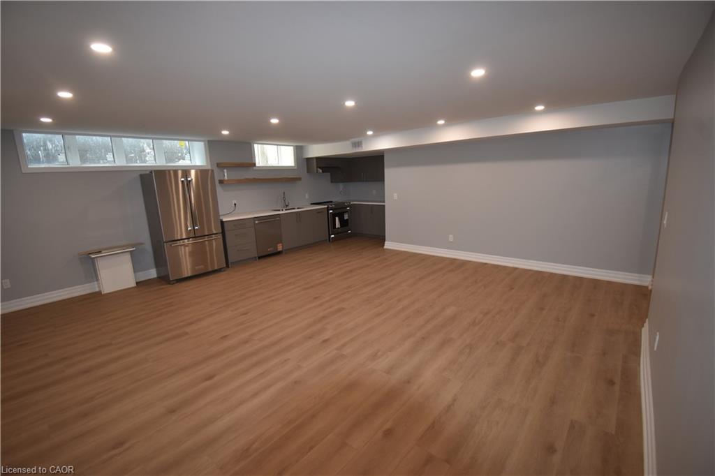 2-1294 Coric Avenue Property Photo 2