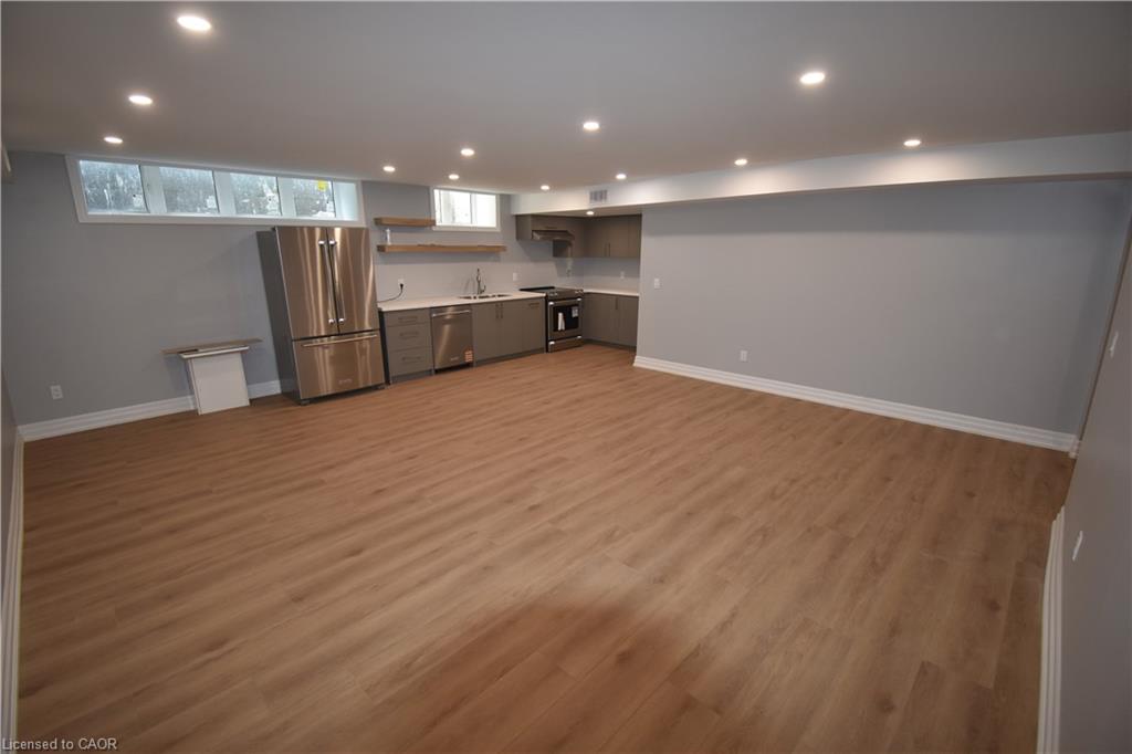2-1294 Coric Avenue Property Photo 4