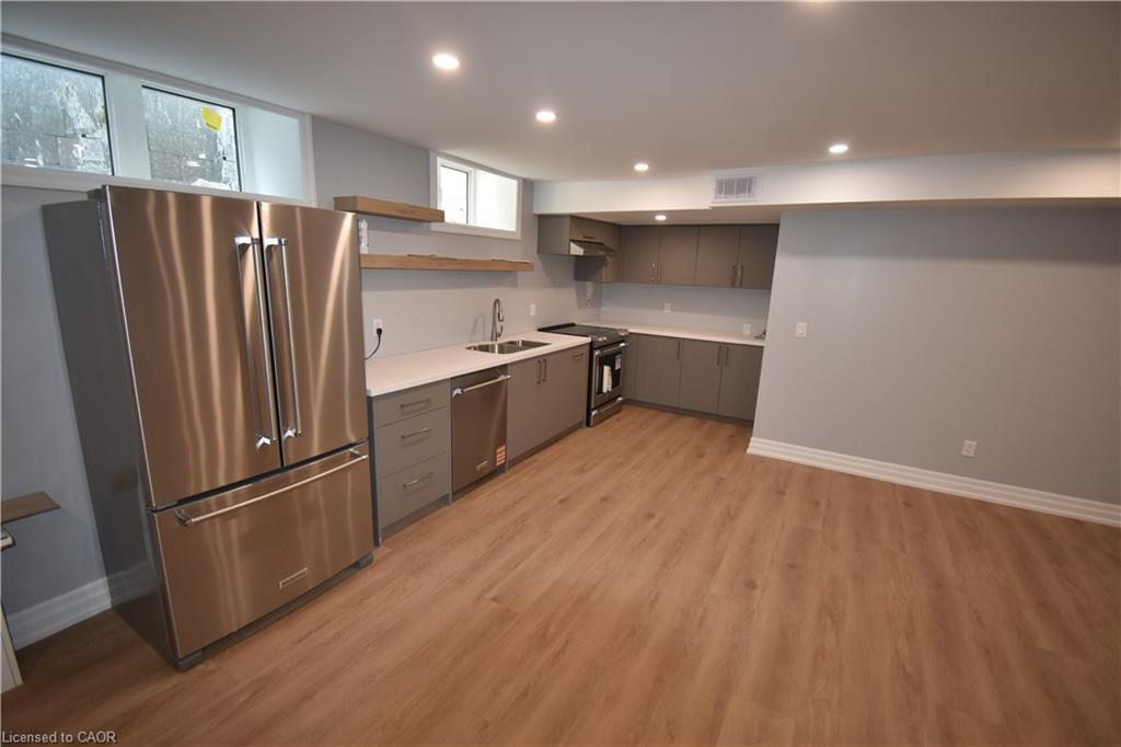 2-1294 Coric Avenue Property Photo 5
