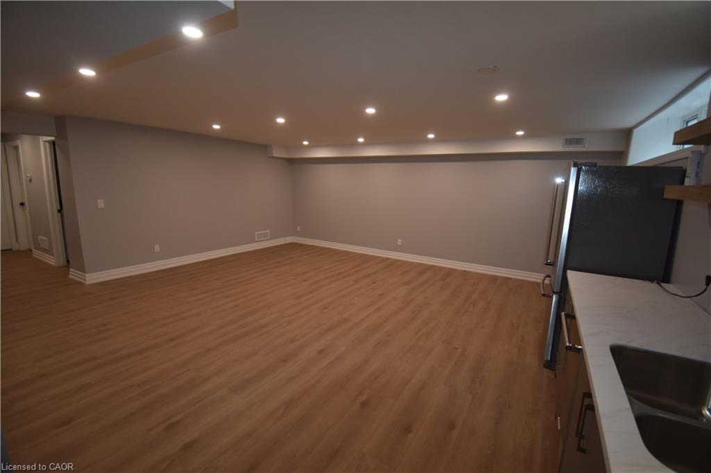 2-1294 Coric Avenue Property Photo 8