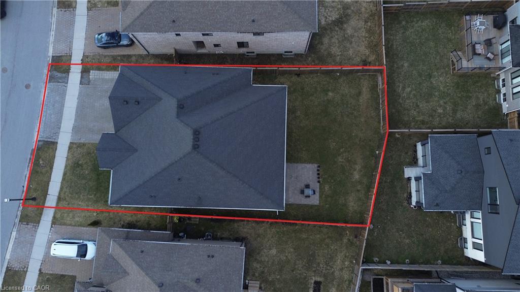 2000 Maddex Way Property Photo 3