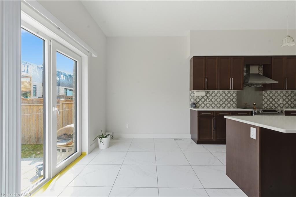 2000 Maddex Way Property Photo 10