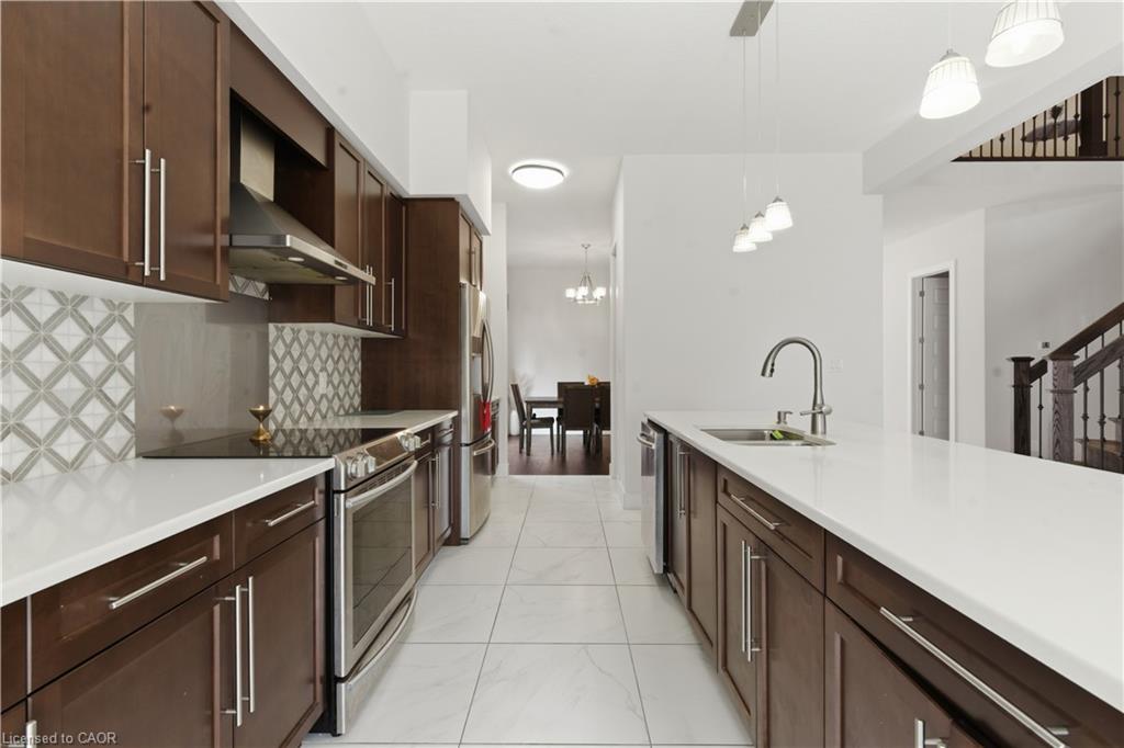 2000 Maddex Way Property Photo 11