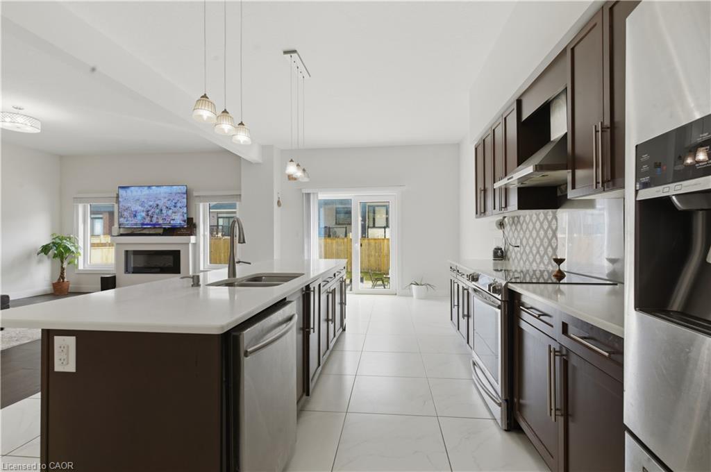 2000 Maddex Way Property Photo 12
