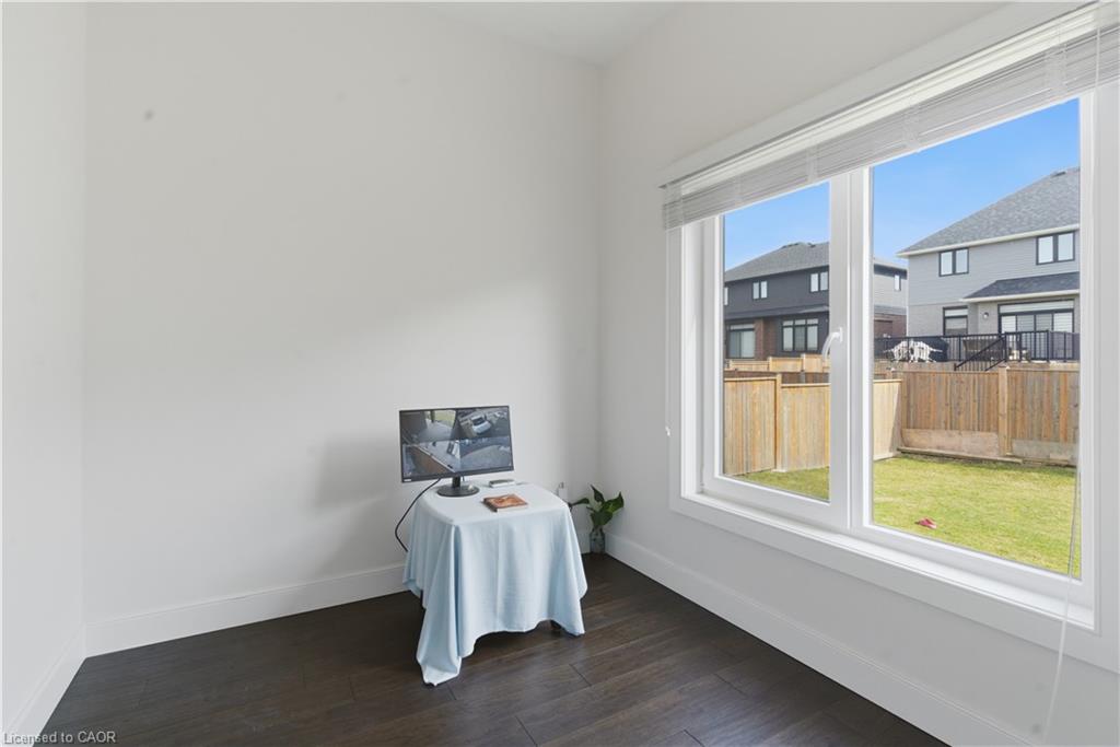 2000 Maddex Way Property Photo 18