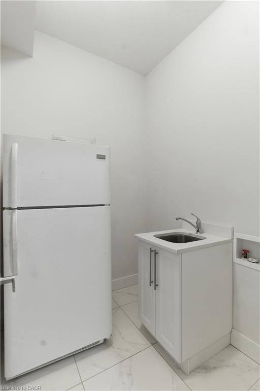 2000 Maddex Way Property Photo 21
