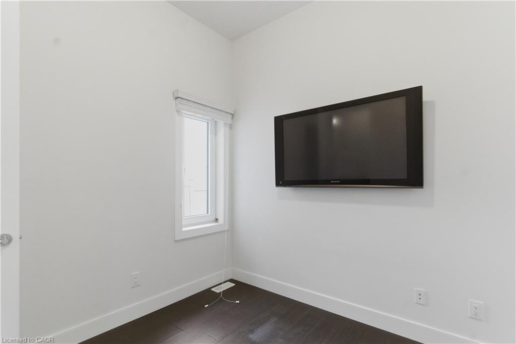 2000 Maddex Way Property Photo 22