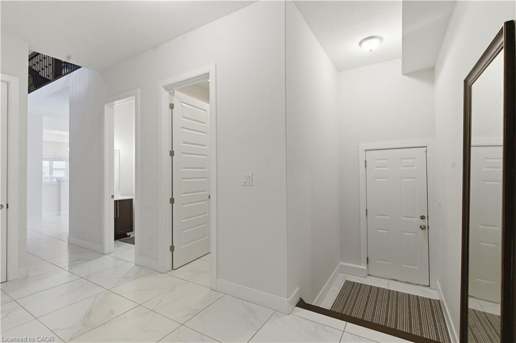 2000 Maddex Way Property Photo 24