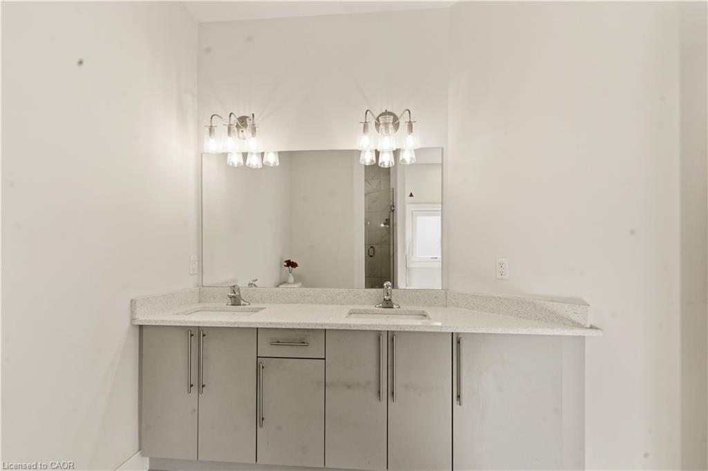 2000 Maddex Way Property Photo 30