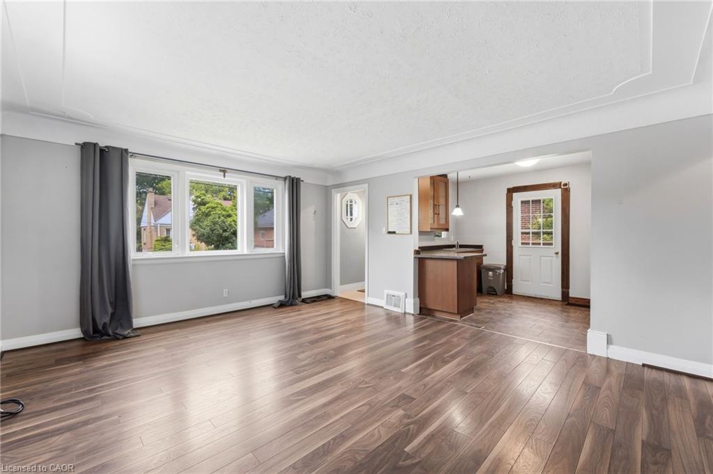 61 Glenmount Avenue Property Photo 9