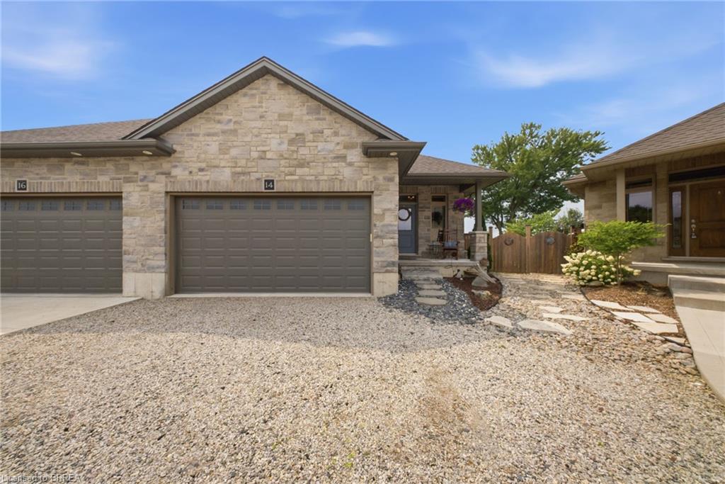 14 Ridgewood Court Property Photo 2