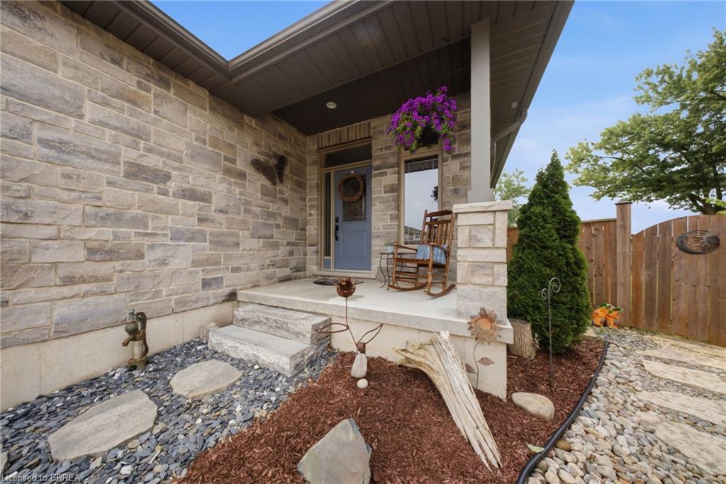 14 Ridgewood Court Property Photo 3