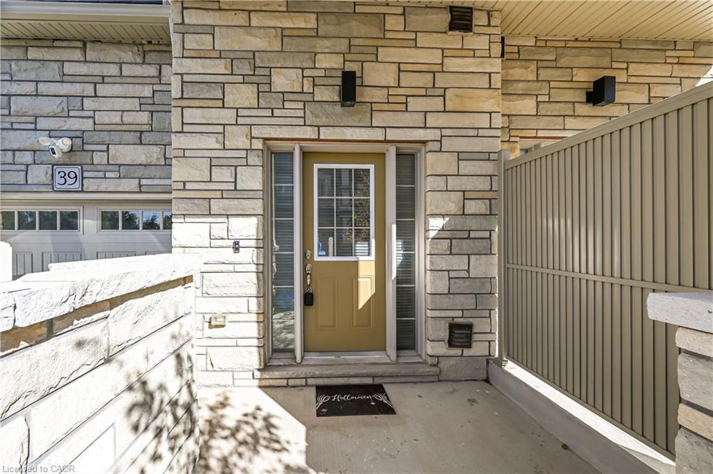39-305 Garner Road W Property Photo 6