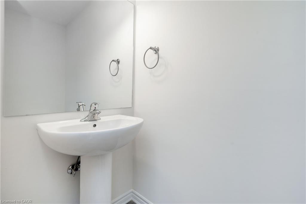 39-305 Garner Road W Property Photo 8