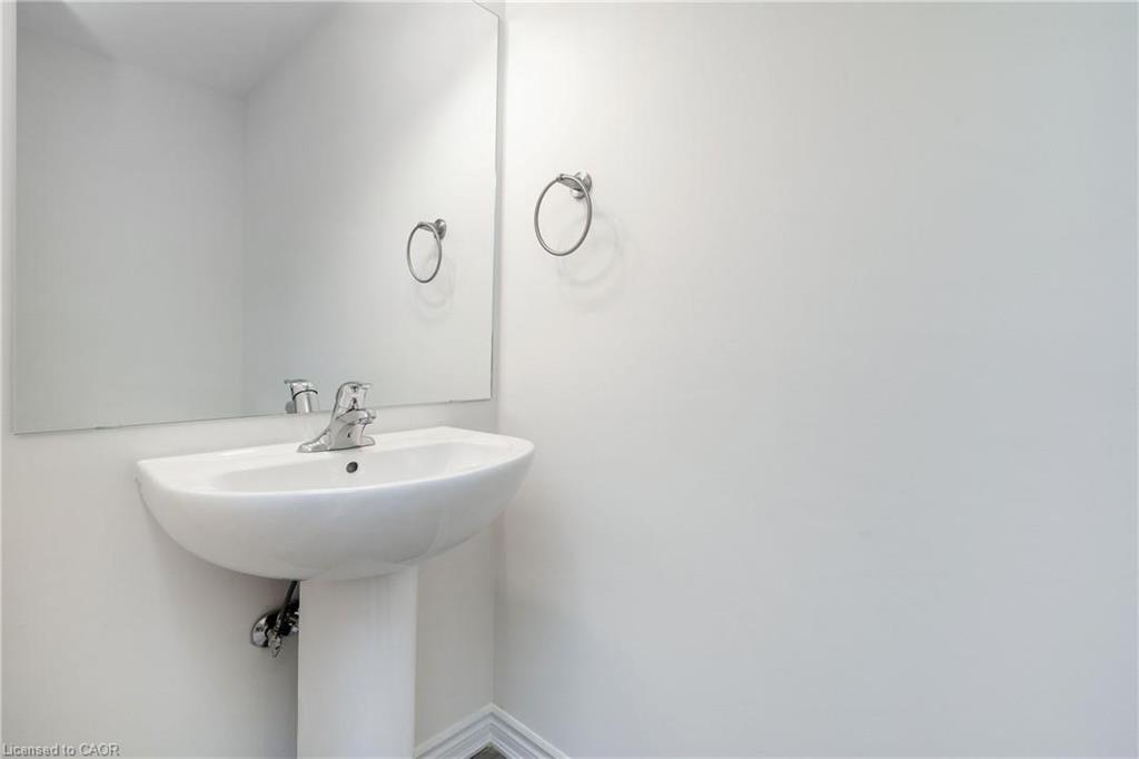 39-305 Garner Road W Property Photo 12