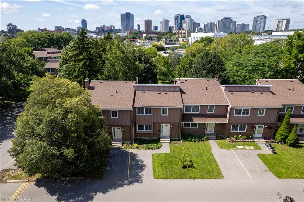 80-121 University Avenue E Property Photo 1