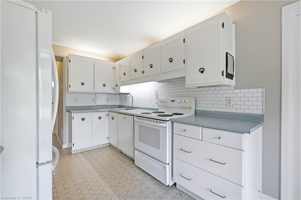 80-121 University Avenue E Property Photo 7