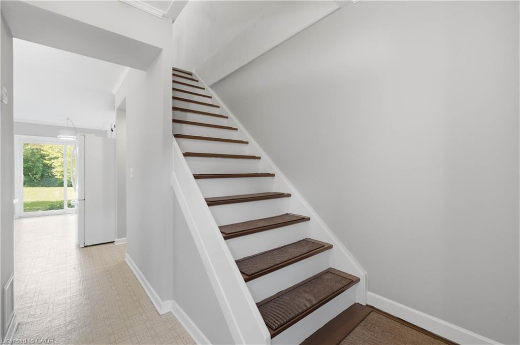 80-121 University Avenue E Property Photo 16