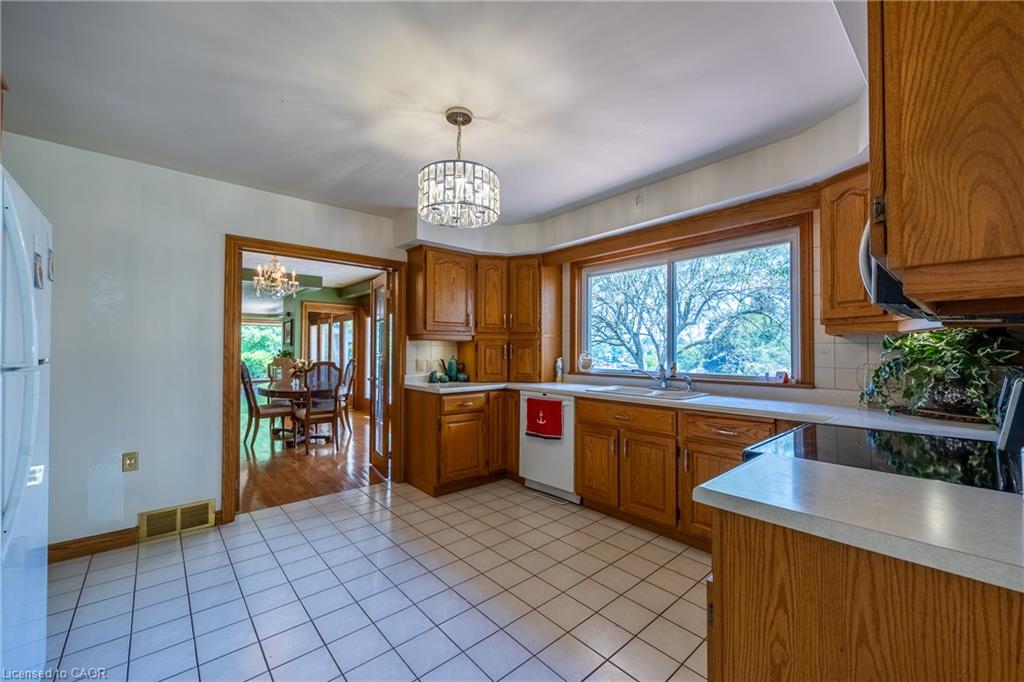 17 Donjon Boulevard Property Photo 8