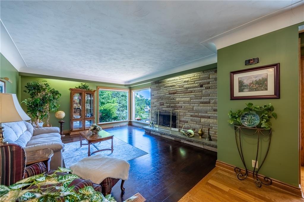 17 Donjon Boulevard Property Photo 15