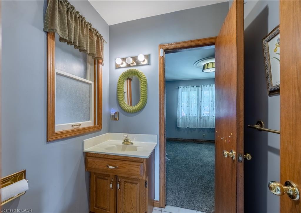17 Donjon Boulevard Property Photo 18