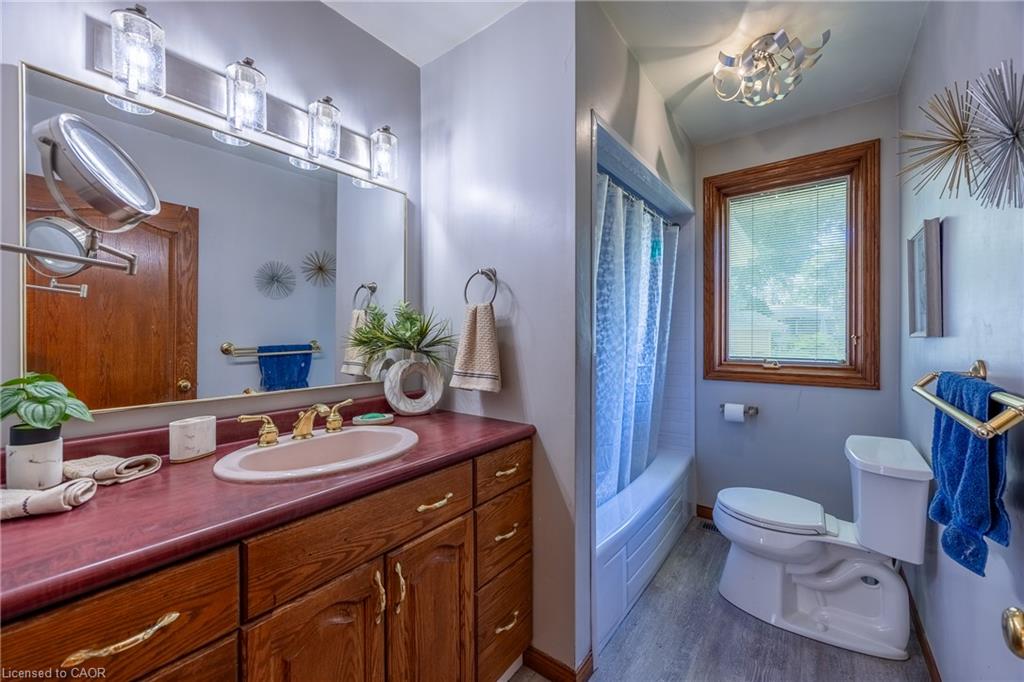 17 Donjon Boulevard Property Photo 24