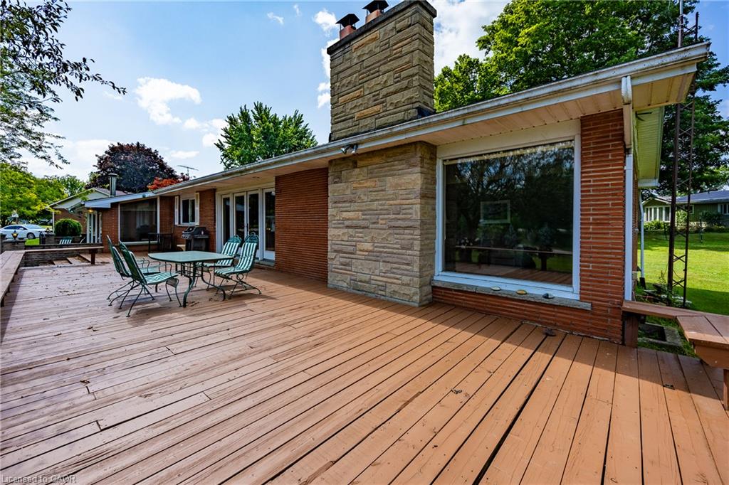17 Donjon Boulevard Property Photo 39