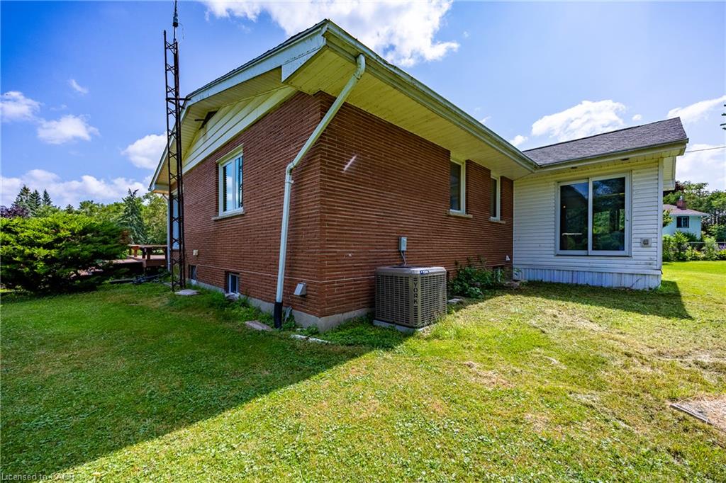 17 Donjon Boulevard Property Photo 41