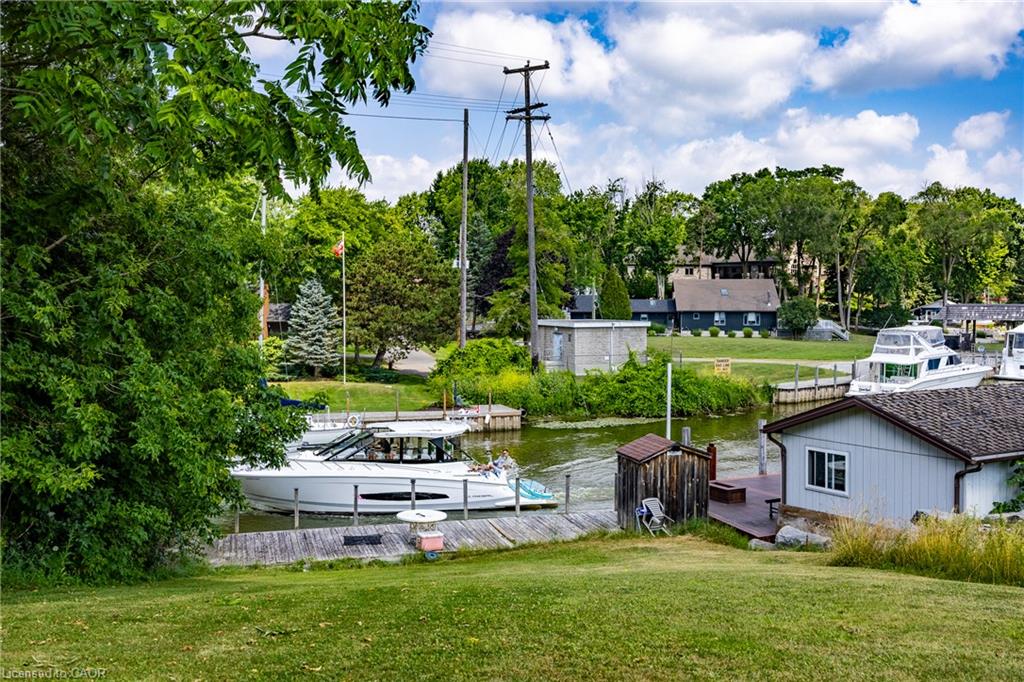 17 Donjon Boulevard Property Photo 43