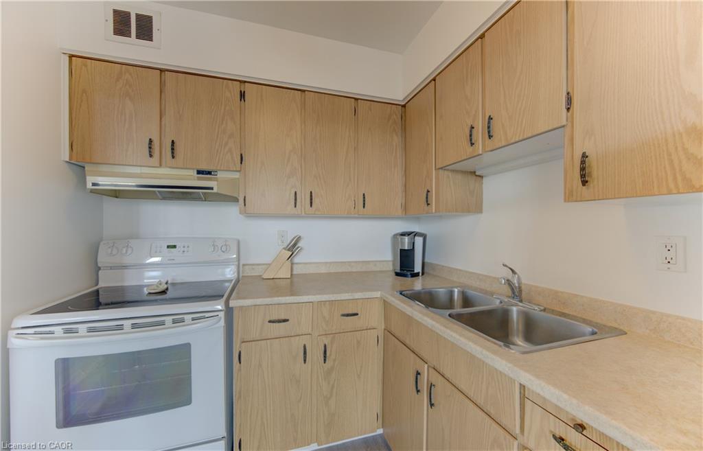 403-24 Midland Drive Property Photo 8