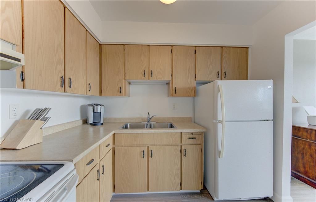 403-24 Midland Drive Property Photo 9