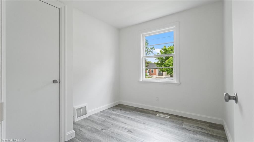 848 Colborne Street E Property Photo 12