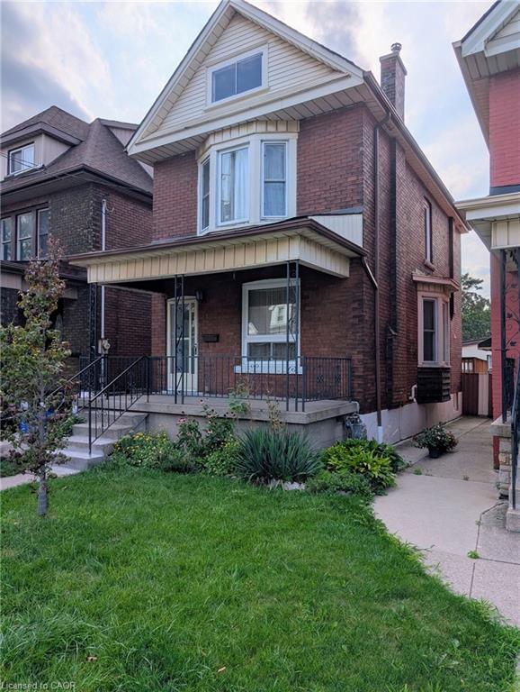 61 Barnesdale Avenue N Property Photo 1
