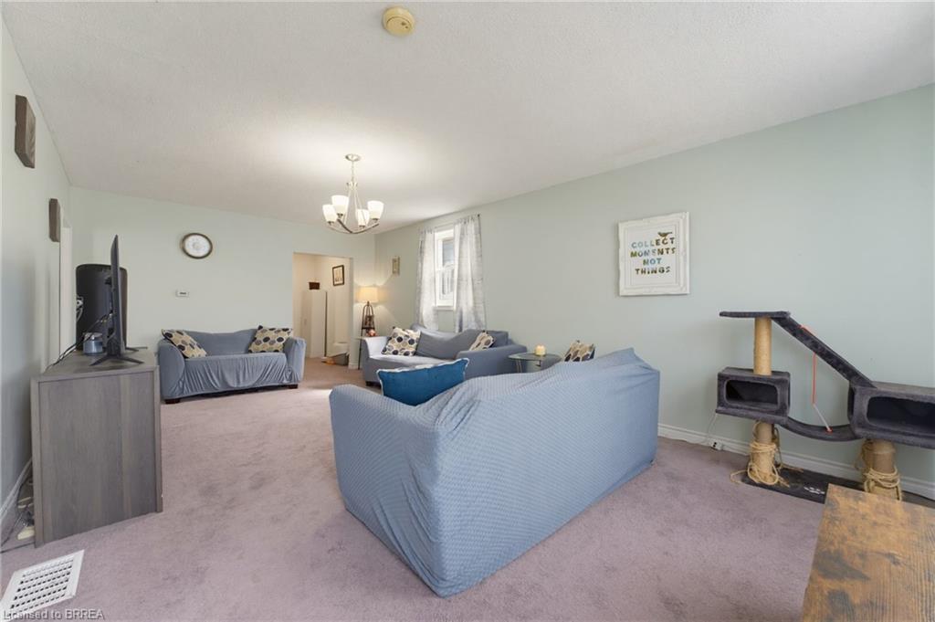 128 Mary Street Property Photo 4