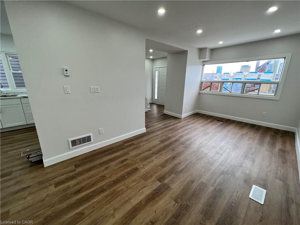 5 Rowanwood Street Property Photo 4