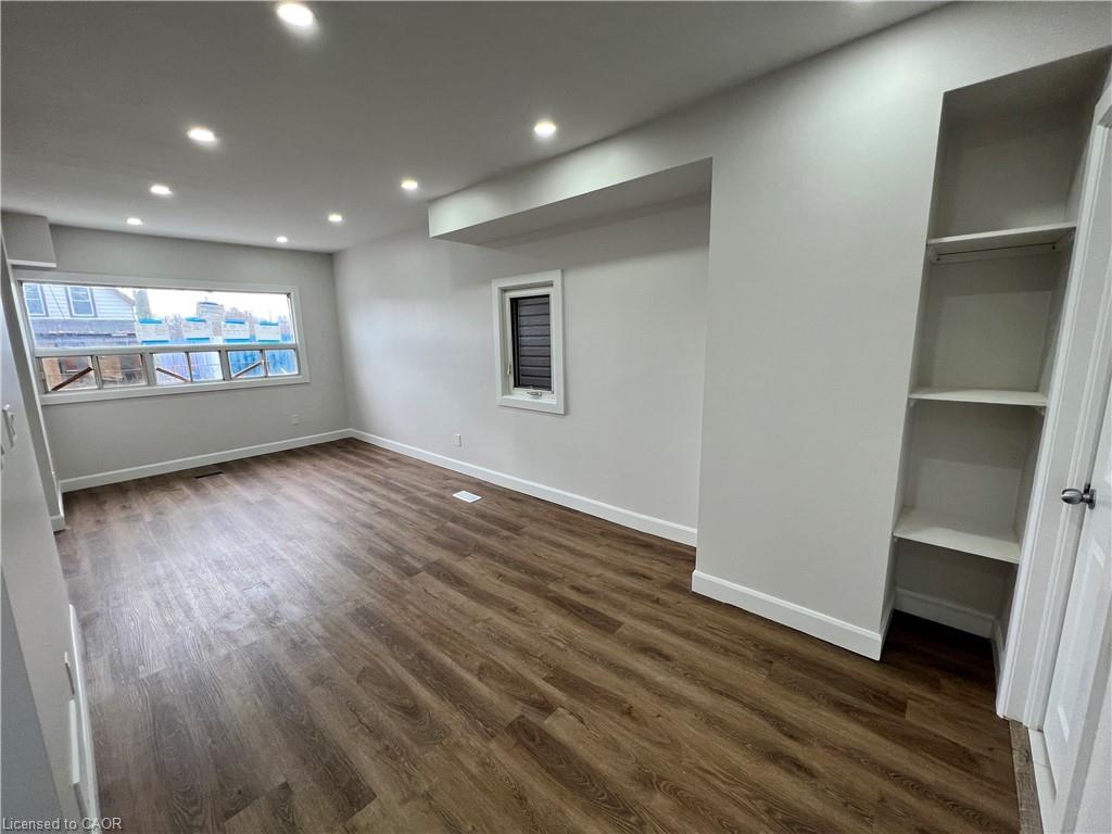 5 Rowanwood Street Property Photo 5