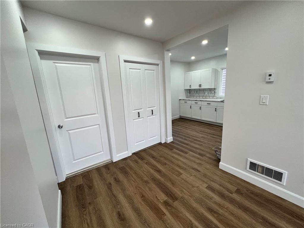 5 Rowanwood Street Property Photo 6