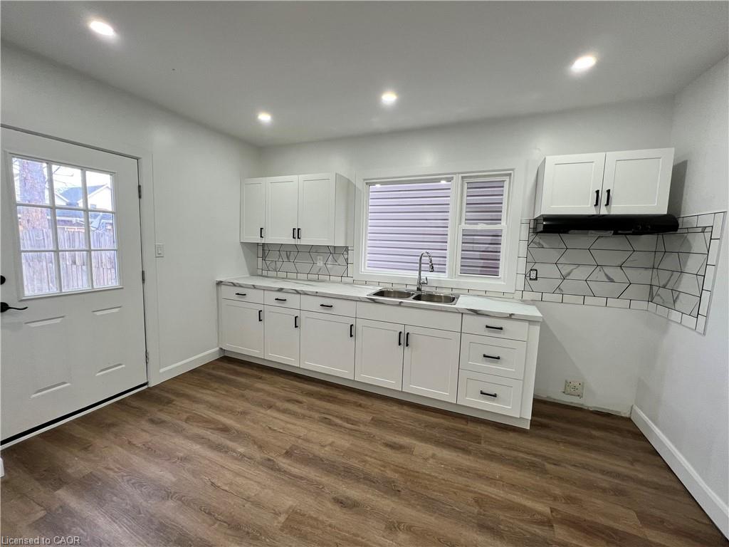 5 Rowanwood Street Property Photo 9