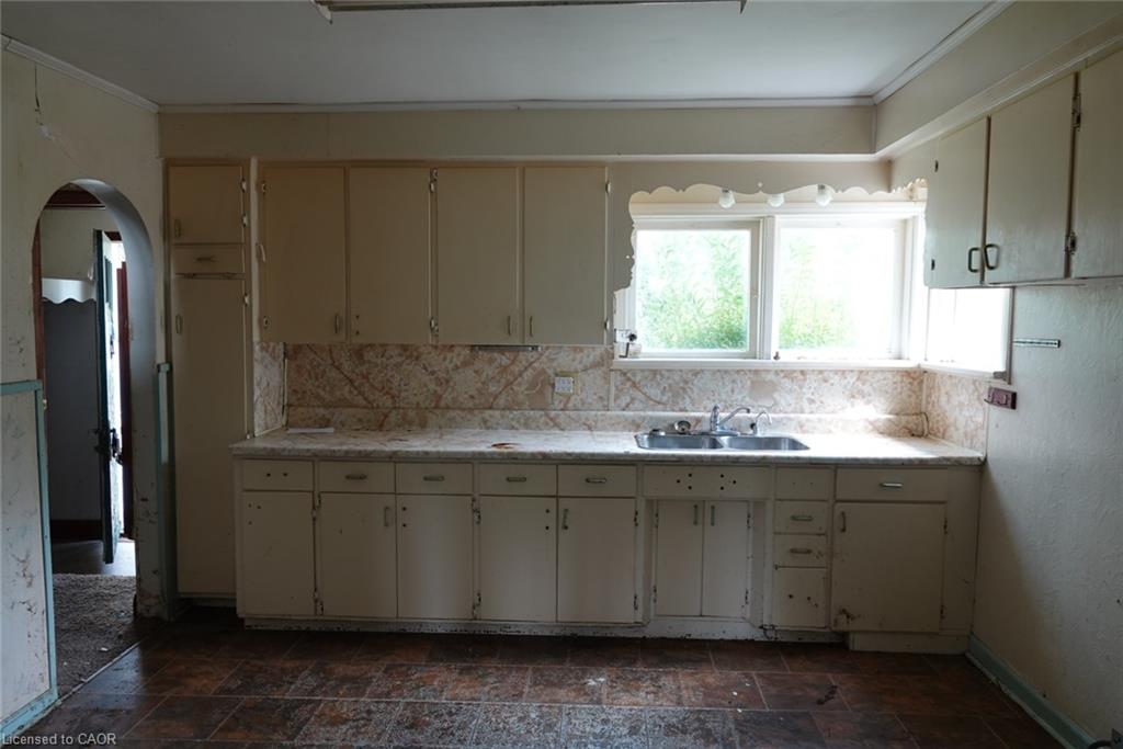 2490 St Anns Road Property Photo 8