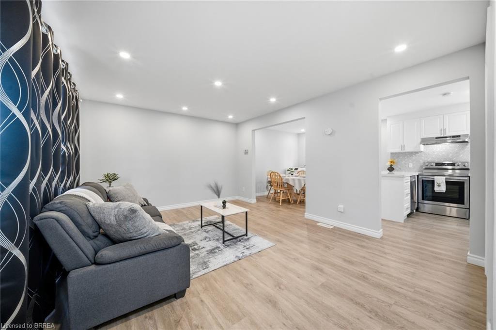 44 Stanley Street Property Photo 9