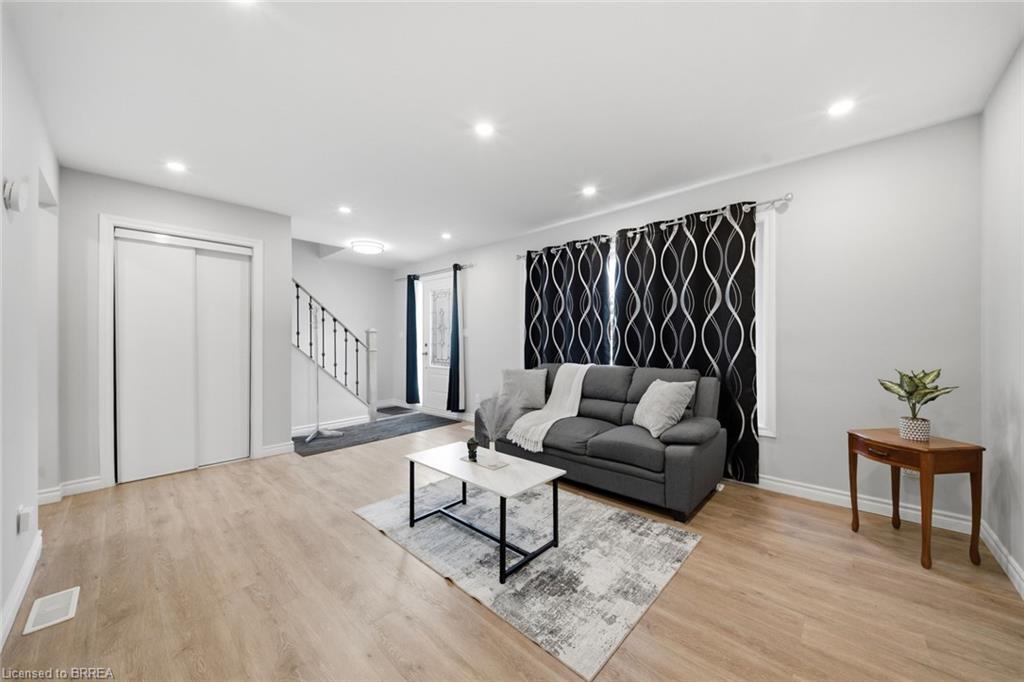 44 Stanley Street Property Photo 11