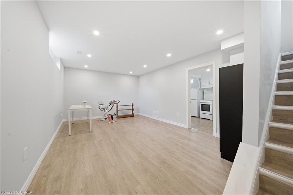 44 Stanley Street Property Photo 24