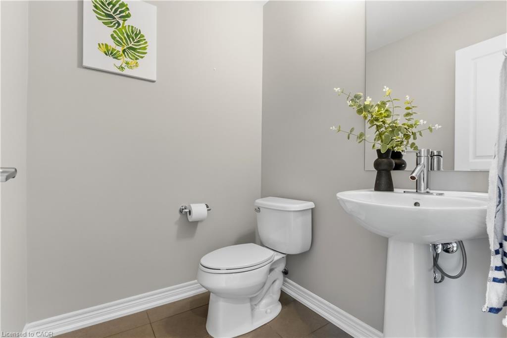 9-215 Dundas Street E Property Photo 17